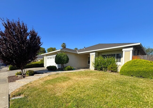 1729 Valdez Way in Fremont, CA - Foto de edificio - Building Photo