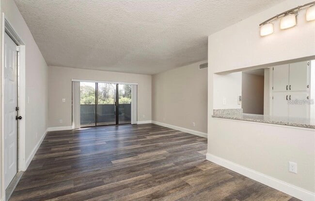 Virginia Drive Apartments in Orlando, FL - Foto de edificio - Building Photo