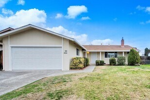 2024 Starling Way in Fairfield, CA - Building Photo