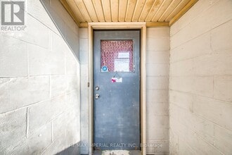 11 Queensbury Dr in Hamilton, ON - Building Photo - Building Photo