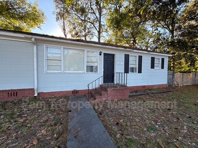 property at 2301 La Roche Ave