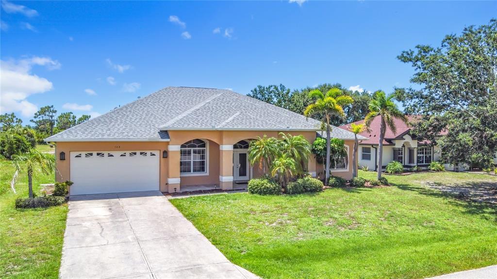 168 Fairway Rd in Rotonda West, FL - Building Photo