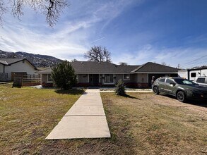 27760 Hialeah Dr in Tehachapi, CA - Building Photo - Building Photo