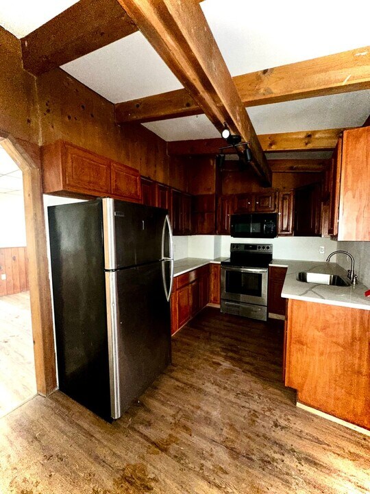 83 Prospect St in Amsterdam, NY - Building Photo