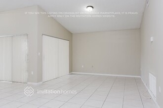 5090 NW 56th St in Coconut Creek, FL - Foto de edificio - Building Photo