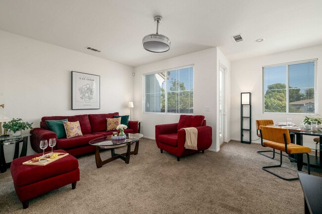 2983 Paseo Almiar in Carlsbad, CA - Building Photo - Building Photo