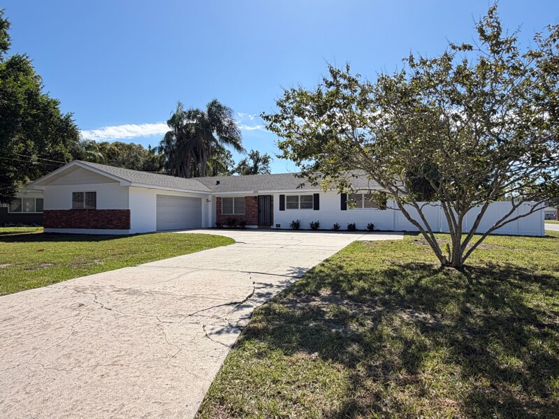 1500 Ave E NE in Winter Haven, FL - Building Photo