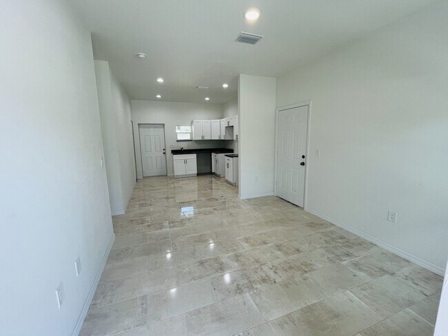 3507 Sunshine Blvd N in Lehigh Acres, FL - Building Photo - Building Photo