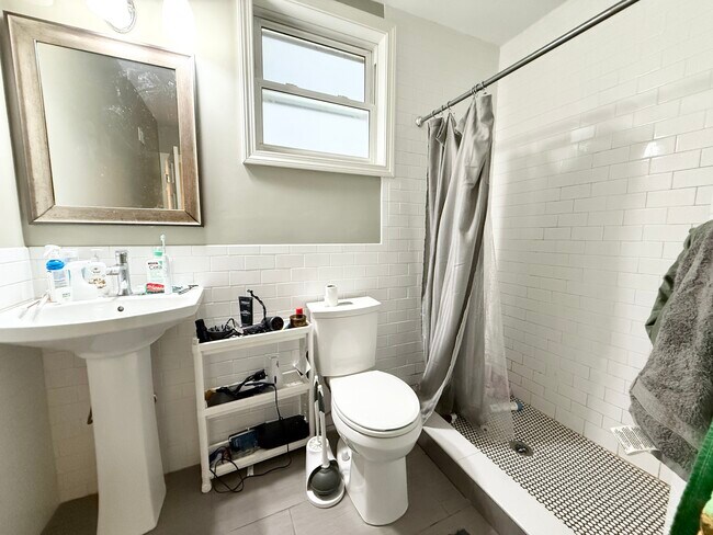 110 Chester St, Unit 1 in Boston, MA - Building Photo - Building Photo
