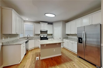 3930 Summit Gate Dr in Suwanee, GA - Building Photo - Building Photo