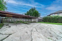 2614 Cleburne St - 14