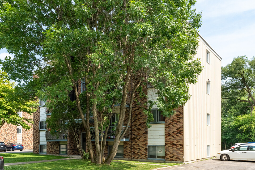 1545 Pépin Rue in Québec, QC - Building Photo