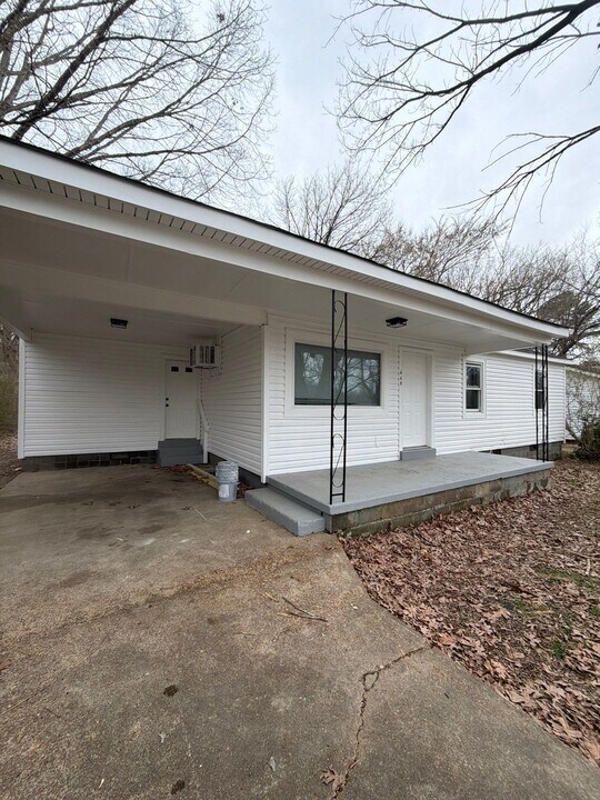 668 Coach St in Brownsville, TN - Building Photo