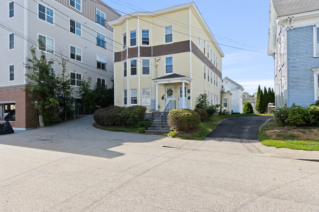 30 Cutts Ave, Unit 2