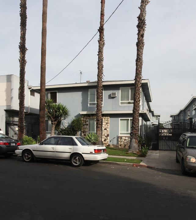 1776 N Harvard Blvd in Los Angeles, CA - Foto de edificio