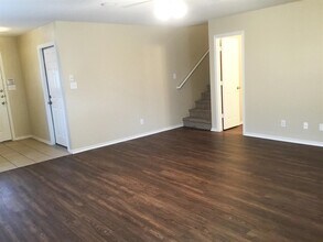 25018 Longbranch Run in San Antonio, TX - Foto de edificio - Building Photo