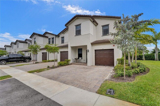 242 SW 159th Ln in Pembroke Pines, FL - Building Photo - Building Photo