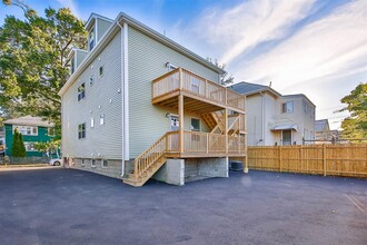 27 1st St, Unit 1 in Medford, MA - Building Photo - Building Photo