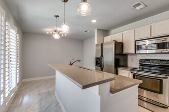 3935 Buena Vista St in Dallas, TX - Building Photo - Building Photo