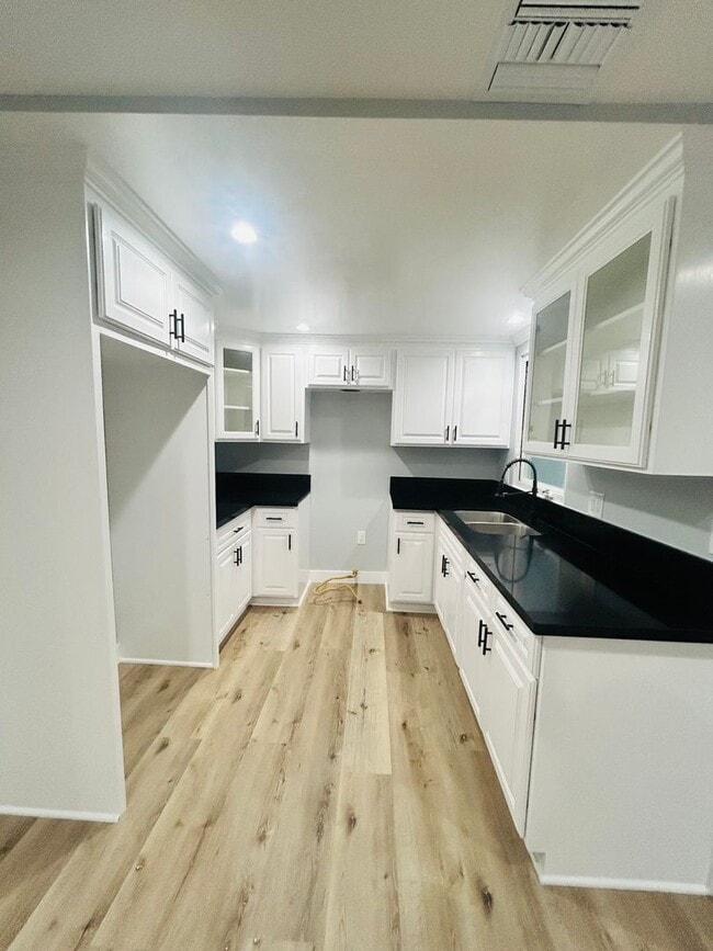 4108 W 106th St in Inglewood, CA - Building Photo - Building Photo