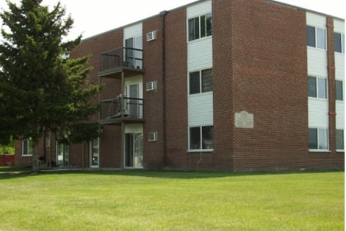 Twin Drive in Crookston, MN - Foto de edificio