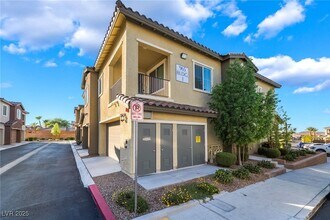 965 Nevada State Dr in Henderson, NV - Building Photo - Building Photo