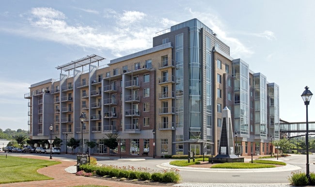 4821-4845 Old Main St in Richmond, VA - Foto de edificio - Building Photo