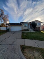1020 E 1275 N in Layton, UT - Building Photo