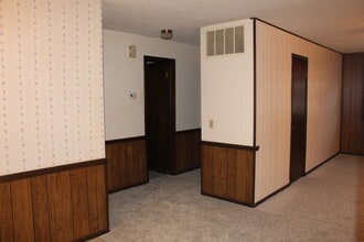 2252 W Twin Acres Ct in Ozark, MO - Building Photo - Building Photo