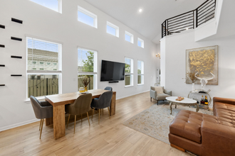 1020 Legend Milton Ln in Austin, TX - Building Photo - Building Photo