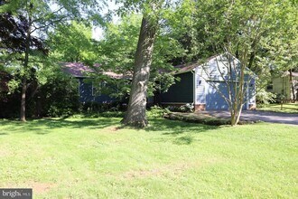 10 Dew Wood Ct in Rockville, MD - Building Photo - Building Photo