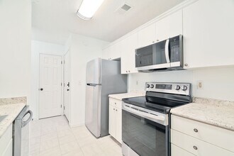 7955 Edgebrook Cir in North Charleston, SC - Building Photo - Building Photo