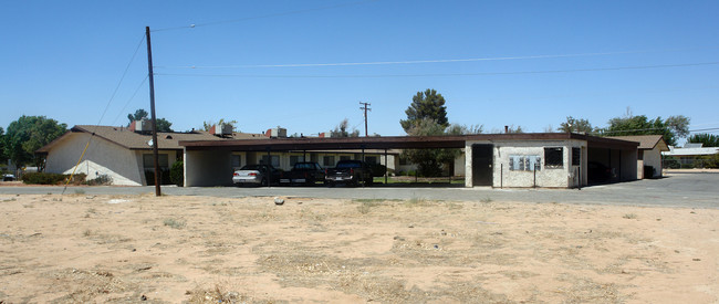 13671 Rancherias Rd in Apple Valley, CA - Building Photo - Building Photo