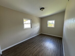 3335 Dudley St in Sarasota, FL - Building Photo - Building Photo