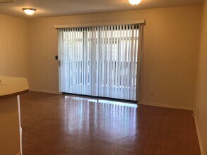 12394 Rock Springs Ct, Unit 42 in Garden Grove, CA - Building Photo - Building Photo