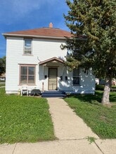 405 2nd St NE in Valley City, ND - Building Photo - Building Photo