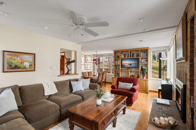 property at 270 Meadow Ranch Rd