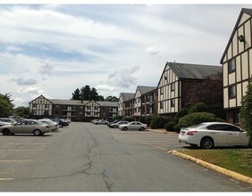 59 Highland Glen Dr in Randolph, MA - Building Photo - Building Photo