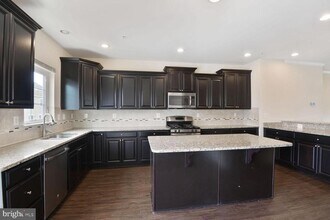 7204 Brinley Way in Elkridge, MD - Building Photo - Building Photo