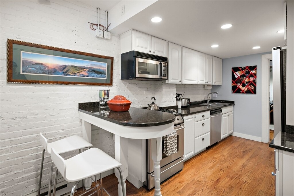 15 Hereford St, Unit 1 in Boston, MA - Building Photo