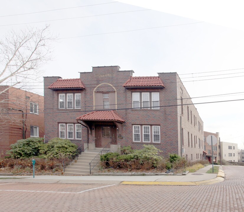 715 Wisteria Ave in Pittsburgh, PA - Foto de edificio