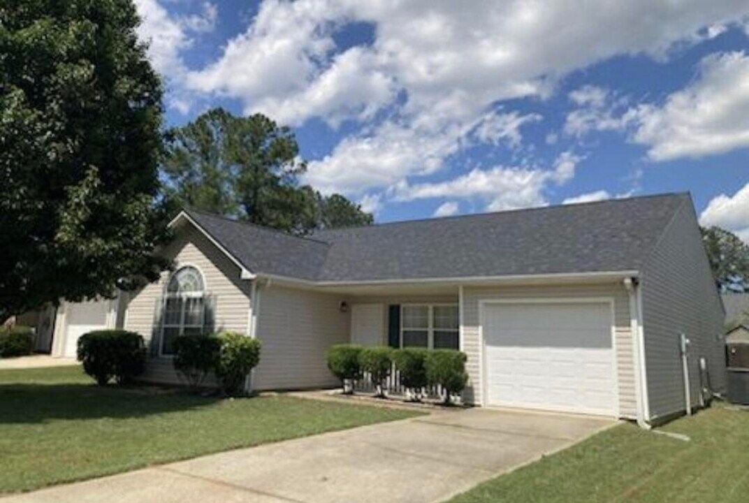 323 Beryl Dr in Aiken, SC - Building Photo