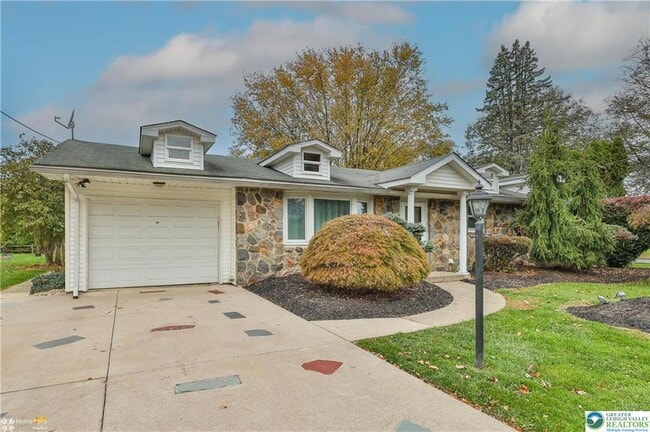 property at 900 Mine Lane Rd