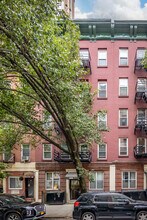 328 E 73rd St in New York, NY - Building Photo - Building Photo