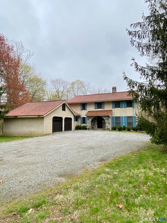 488 Cognewaugh Rd in Greenwich, CT - Building Photo