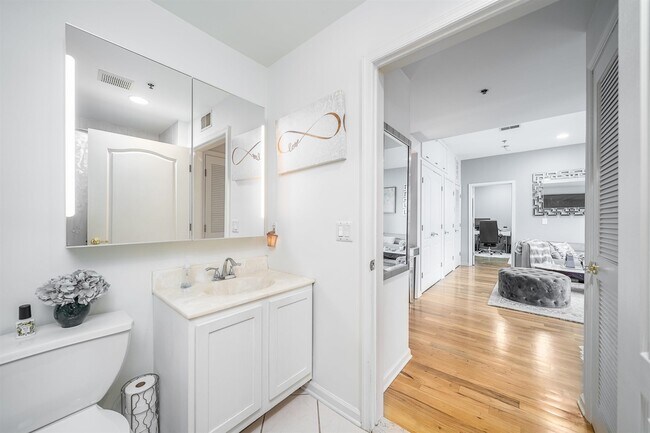 108 Monroe St in Hoboken, NJ - Building Photo - Building Photo