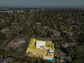 715 Brewer Dr in Hillsborough, CA - Building Photo - Building Photo