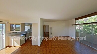 1016 E Canon Perdido St in Santa Barbara, CA - Building Photo - Building Photo