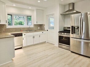 910 Victoria Ave, Unit 910 Victoria Ave in Venice, CA - Building Photo - Building Photo