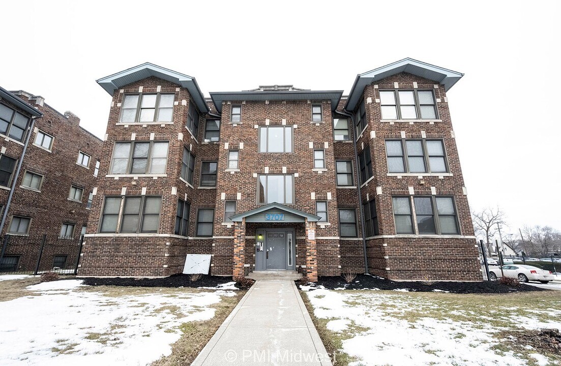 3715 N Meridian St in Indianapolis, IN - Building Photo